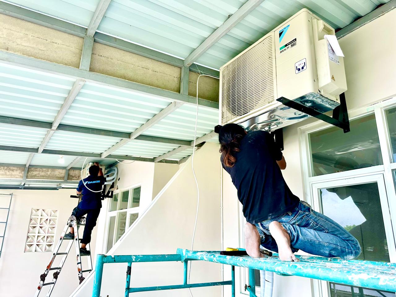 Pekerjaan instalasi AC industri